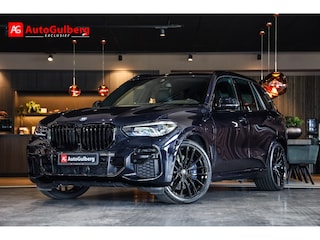 BMW X5 xDrive45e High Exe. M-Sportpakket Black Optic, Sportstoelen met voll Leder en Memory, Luchtvering, BMW Live Dash Professionel, ACC, Surround View, Ambiente/ Spiegel/ Uitrustings/ Alarm/ Parkeer+ Pakket, DAB, Lmv 20''