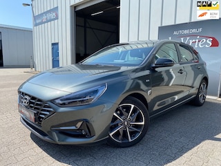 Hyundai i30 1.5 T-GDi MHEV Premium / Clima / Cruise / Navi / Keyless / Stoel en Stuurverw./ Camera