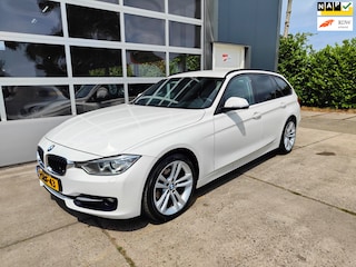 BMW 3-serie Touring 320i Upgrade Edition automaat trekhaak