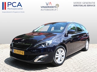 Peugeot 308 SW 130 Pk benzine *** AUTOMAAT * Luxe Allure * Panoramadak * Navigatie * Trekhaak * Automaat * Luxe Stoelen * Achteruitrij Parkeer Camera * Dodehoeksensoren * Vingerhoets; Vierde Generatie Eersteklas Service !