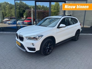 BMW X1 xDrive20i High Exe,Pano,LED,Leer,Keyless,Stoelverw,Dealer OH