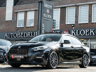 BMW 218i High Executive M-Sport ORG NL PANO HUD HIFI SHADOW 19 INCH SCHAALSTOEL M PERF REMMEN