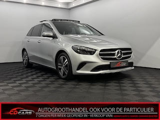 Mercedes-Benz B-klasse 180 Business Solution Luxury Pano, Leder, Camera, Stoelverwarming, Navi, Cruise control adaptief, Keyless start, Elektrische achterklep