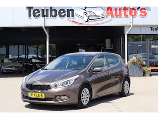 Kia Ceed cee'd 1.6 GDI Plus Pack Camera, Navigatie, Climate control, Elektrische ramen