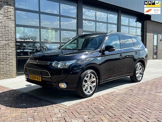 Mitsubishi Outlander 2.0 PHEV Intense + | 1/2 Leer | Clima | Cruise |
