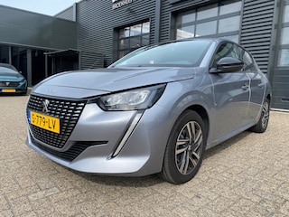 Peugeot 208 1.2 PureTech Allure 100pk Automaat | Navigatie by App | Achteruitrijcamera | Full-LED | 16"LMV | Cruise Control | !!