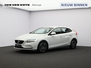 Volvo V40 1.5 T2 Polar+ / Trekhaak / Verwarmde Stoelen / Cruise Control / Parkeersensoren Achter / Navigatie /