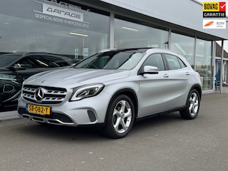 Mercedes-Benz GLA 180 Business Solution AMG automaat / panoramadak , apple-carplay, achteruitrijcamera