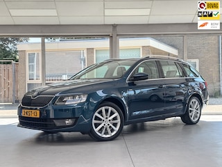 Skoda Octavia Combi 1.2 TSI Greentech Elegance Businessline|Trekhaak|Xenon|Navigatie|Stoelverwarming|