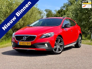 Volvo V40 1.6 D2 Summum Leer Clima Navi PDC Trekhaak Stoelverwarming Perfect Onderhouden NAP