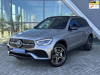 Mercedes-Benz GLC 300e 4MATIC AMG Night Pakket 320pk Panoramadak / 360 Camera / Stoelverwarming