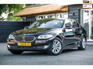 BMW 520i High Executive NL Auto I NAP I Trekhaak I Leder I Stoelverwarming I Navi breed I Parkeersensoren I Xenon