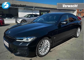 BMW 545e 394Pk X Drive M-Sport Plug in Hybrid HUD Laser Luchtvering Soft close