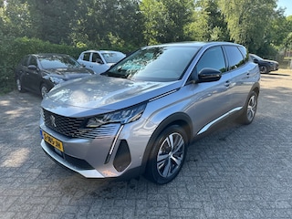 Peugeot 3008 1.2 PureTech Allure | Achterbank in delen neerklapbaar | Achteruitrijcamera | Airco (automatisch)