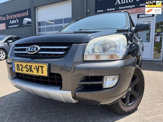 Kia Sportage 2.0 CVVT Executive met parkeersensoren en trekhaak en bluetooth telefoon