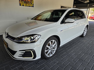 Volkswagen Golf 1.4 TSI PHEV GTE / Dealer Onderhouden / Stoelverwarming / LED Koplampen