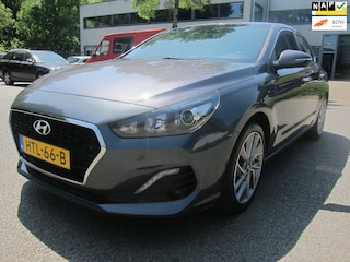 Hyundai i30 Fastback 1.4 turbo 140 PK APPLE CAR PLAY ANDROID AUTO!!