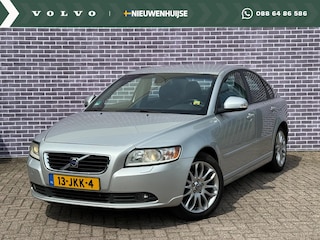 Volvo S40 2.0 Edition II | Trekhaak | Elektrisch verstelbare bestuurdersstoel | Bluetooth | Navigatie | Parkeersensoren | Regensensor | Leder | High Performance Audio | Cruise control |