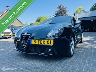 Alfa Romeo Giulietta 1.4 T Limited Edition Sport Automaat 170 PK / Clima / Led / 18" LM