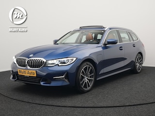 BMW 3-serie Touring 330e xDrive Luxury Line Plug In Hybrid 293pk PHEV | Panodak | Trekhaak af Fabriek | Laser LED | Head Up | Adaptive Onderstel | Harman Kardon | Camera | Keyless |