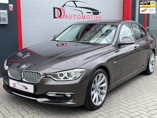 BMW 328i Upgrade Edition AUT/LANE/NAVI/CLIMA/PDC/WEINIG KM!