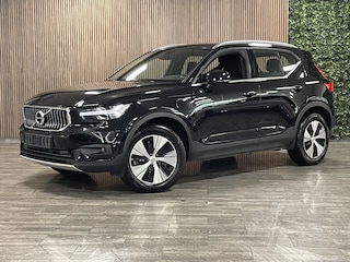 Volvo XC40 T4 Recharge Inscription | Stoel en Stuurwielverwarming | Parkeercamera | Full LED Meesturende koplampen | Cruise Control | 18 Inch | Keyless Drive | Parkeersensoren voor+achter | Elektrisch bedienbare achterklep | Climate Control L+R | Breedstralers in vo
