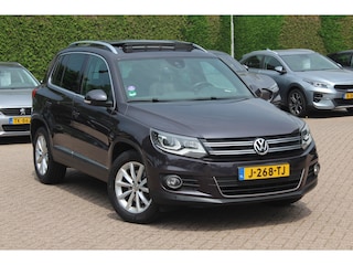 Volkswagen Tiguan 1.4 TSI Edition / Trekhaak / Panoramadak / Apple CarPlay / 18'' / Navigatie / Xenon / Stoelverwarming / Cruise Control