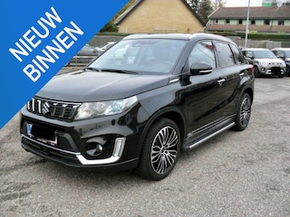 Suzuki Vitara 1.4 Boosterjet Adventure | Panoramadak | Adaptieve Cruise Control | Trekhaak | Verwacht |
