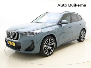 BMW X1 xDrive30e M Sport -Pano Dak -Massagestoel -Trekhaak -HeadUp -Live Cockpit Prof -Adaptief M-onderstel -LED Adaptief -Dashcam -20'' Lichtmetaal -Comforttoegang