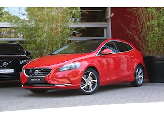 Volvo V40 2.0 T5 Summum | 1e Eig. | NL-auto | Broekhuis Volvo onderhouden | Adaptive Cruise | BLIS | Panoramadak | Trekhaak