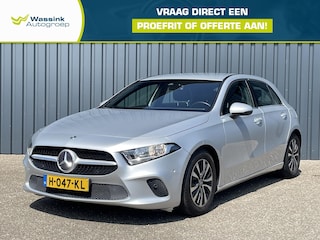 Mercedes-Benz A180 Business Solution Automaat | Navigatie | Lichtmetalen velgen | Parkeersensoren | Climate control | Sportstoelen half lederen bekleding