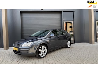 Ford Focus 1.4-16V 5DRS NL-AUTO AIRCO | TREKHAAK | APK 02-2026
