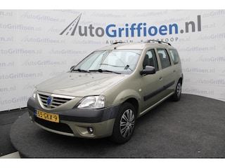 Dacia Logan 1.6-16V Lauréate 7p. met trekhaak en airco