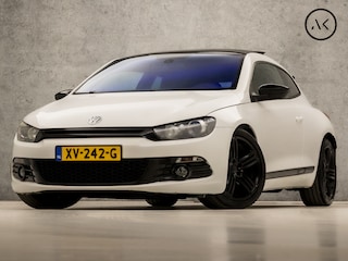 Volkswagen Scirocco 2.0 TSI Sport 200Pk Automaat (SCHUIFDAK, YOUNGTIMER, SCHERM, STOELVERWARMING, CLIMATE, ELEK SPORTSTOELEN, LEDER, GETINT GLAS, CRUISE, NIEUWE APK, NIEUWSTAAT)