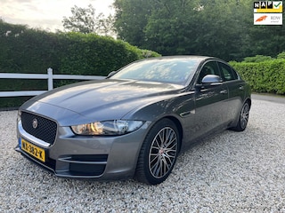 Jaguar XE 2.0 D Pure