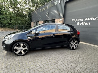 Kia Rio 1.2 CVVT BusinessLine Airco Sportvelegen .elc ramen .cv op sfstand Cruise contr .