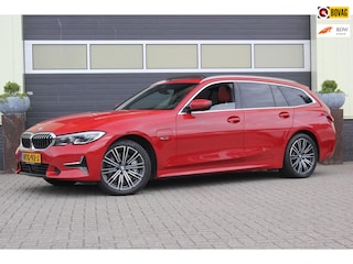 BMW 3-serie Touring 330e Luxury Line | Dak | LEER | LASER