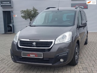 Peugeot Partner 1.2 PureTech Active distrubutiriem vervangen bij 117.000 km automatische airco, stoel verwarming,