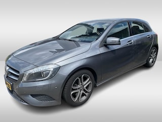 Mercedes-Benz A-klasse 180 Ambition / Trekhaak / Navigatie / Parkeerhulp V+A / 16'' / Bluetooth / Cruise Control
