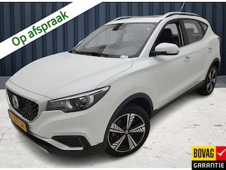 MG ZS EV Luxury 45 kWh (143 PK) 1e-Eig. & Dealer-Onderh. BOVAG-Garantie. NL-Auto. Leer, Panoramadak, Navigatie/Apple-Carplay/Android-Auto, Adaptive-Cruisecontrol, Keyless-Entry/Start, Parkeersensoren, Achteruitrijcamera, DAB, Stoelverwarming, Licht-Zicht-Pakket, Lm-Velgen-17Inch, Privacy-Glas