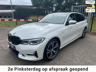 BMW 3-serie Touring 330e xDrive High Executive Laser Pano 360Cam MEGA VOL!!