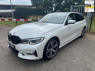 BMW 3-serie Touring 330e xDrive High Executive Laser Pano 360Cam MEGA VOL!!