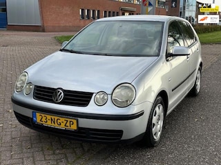 Volkswagen Polo 1.4-16V Comfortline 5-Drs Airco Electric pakket Audio/CD Colorpakket ABS Cruisecontrol Dealeronderhoud Nieuwe Apk!