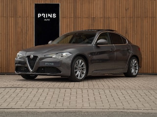Alfa Romeo Giulia 2.0T Super | Pano-dak | Leder | CarPlay | Veloce bumper | Camera