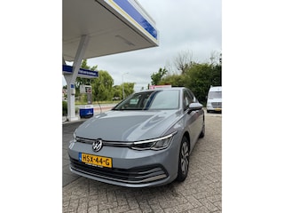 Volkswagen Golf 1.5 TSI Life Business / Parkeersensoren / AppleCarPlay / Stoelverwarming / Navi