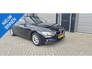 BMW 318d Touring Sport Line AUT*190PK*Harman Kardon*Clima*Navi*Stoelverwarming enz