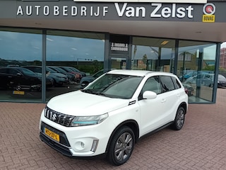 Suzuki Vitara 1.5 Hybrid Select Automaat, Airco(automatisch), Carplay/Android auto, Navigatie, Dode hoek detector, Cruise control adaptief, Stoelverwarming, Achteruitrijcamera, Keyles entry and go, etc,etc.., Zeer mooie auto, 1e eigenaar, Dealer onderhouden, Fabrieksgarantie!, BOVAG