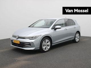 Volkswagen Golf 1.5 eHybrid Life Edition | Navigatie | Draadloze Apple Carplay | Adaptieve cruise control | Lane assist | Stoelverwarming | Stuurwielverwarming | Climate control | Achteruitrij camera | Parkeersensoren |