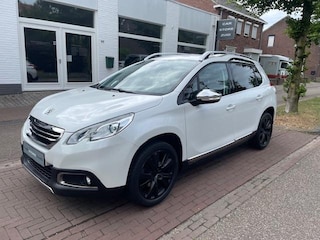 Peugeot 2008 1.2 Allure / Automaat / Navi / Cruise / Dealer onderhouden.