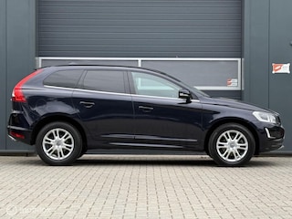 Volvo XC60 AWD D4 2.4 5cilinder -D5 met 191PK Geartronic Momentum /Adap.cruise/Xenon/Sensus Nav/Driveralert